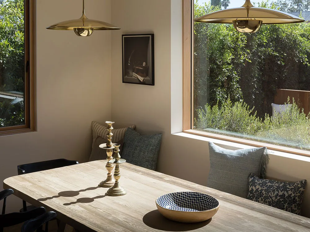 Уютная простота в дизайне современного дома с бассейном в Калифорнии - Gallery image 13