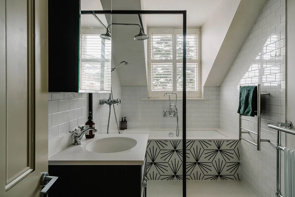 Taunhaus victoriano en Londres con interiores atmosféricos en una gama de colores elegante - Gallery image 19