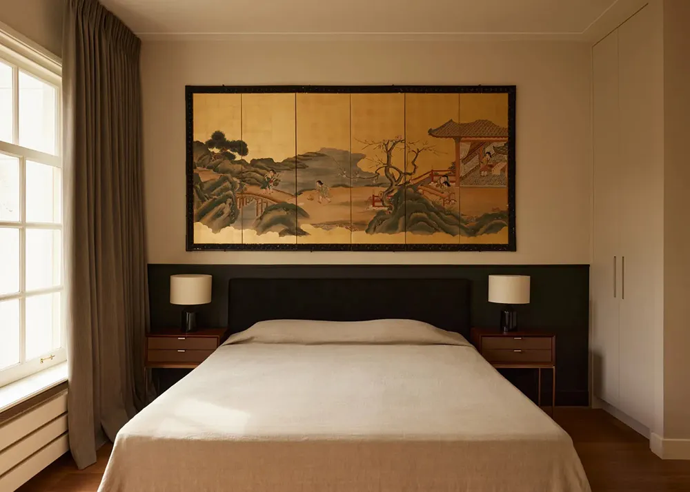 Warm and Aesthetic Interior in Amsterdam, Where Art Is at the Center - Gallery image 9