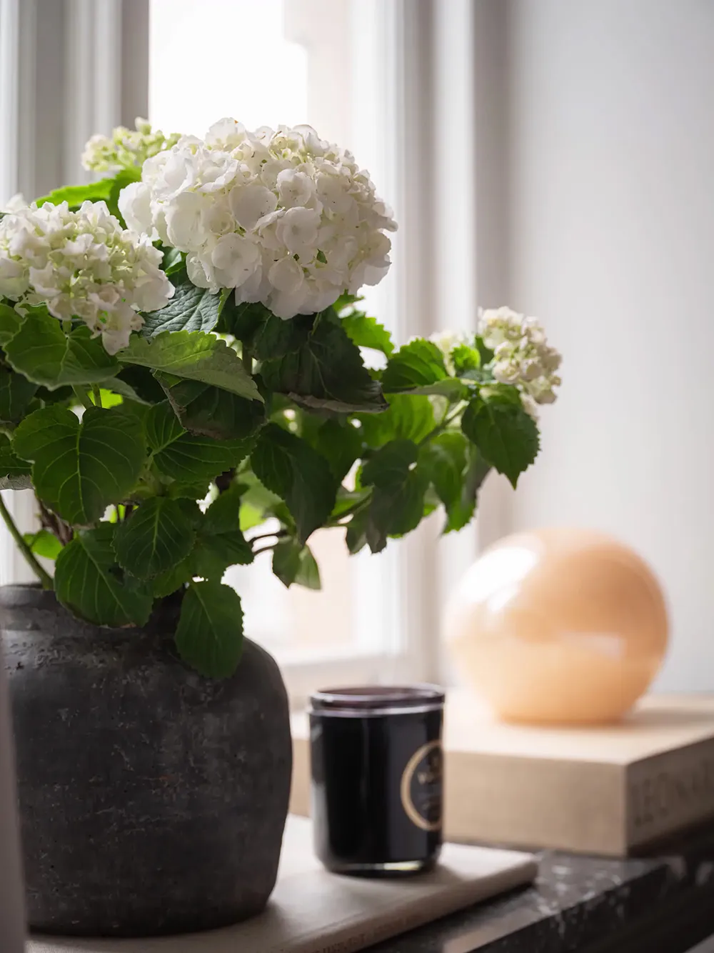 Paredes beige y decoración elegante en una casa sueca (71 m²) - Gallery image 5