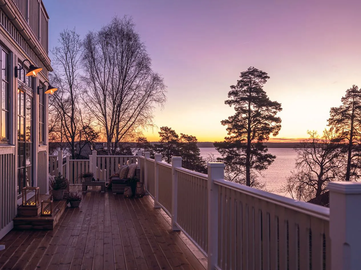 Élégants intérieurs modernes de cottage lacustre en Suède - Gallery image 19