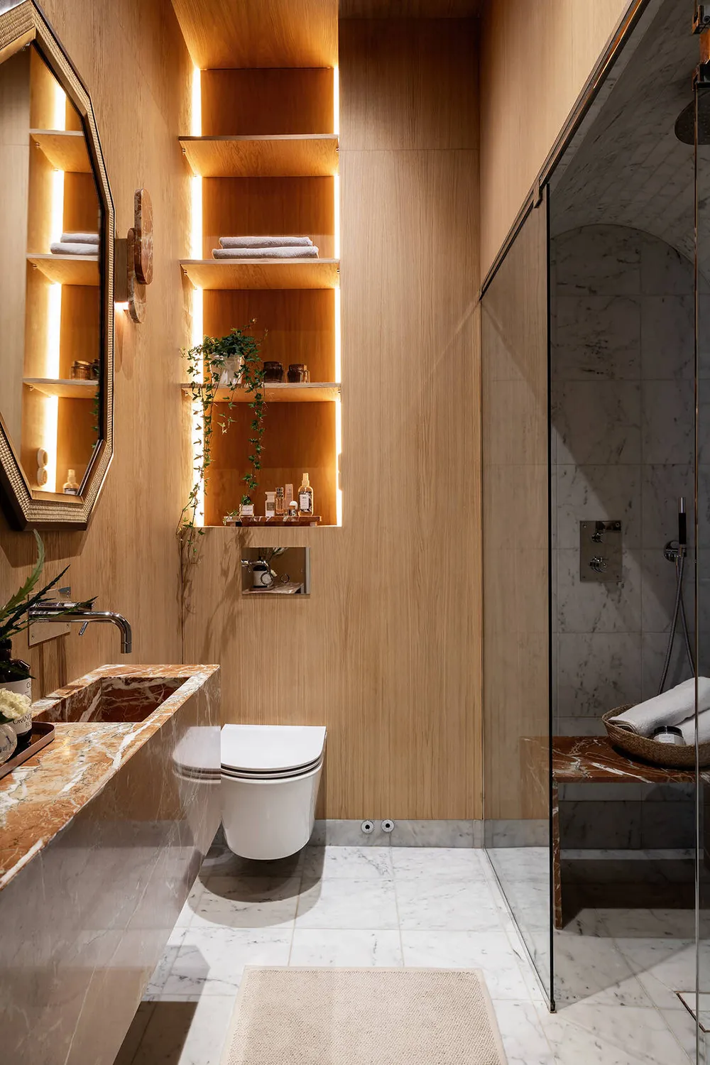 Лепнина, цветной потолок и стильный декор: квартира в Стокгольме (90 кв. м) - Gallery image 17