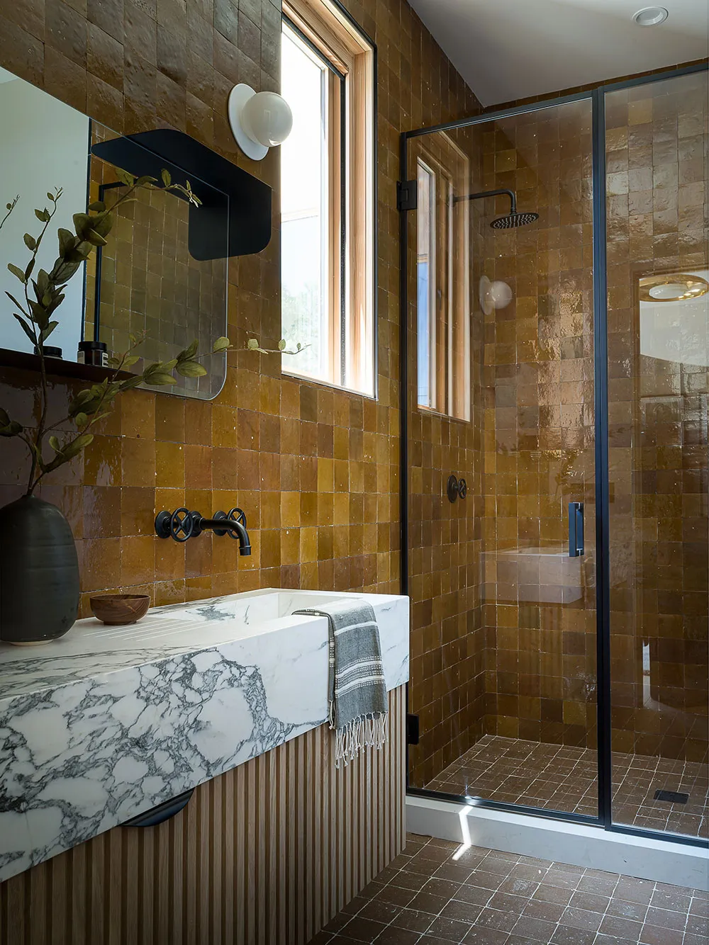 Уютная простота в дизайне современного дома с бассейном в Калифорнии - Gallery image 34