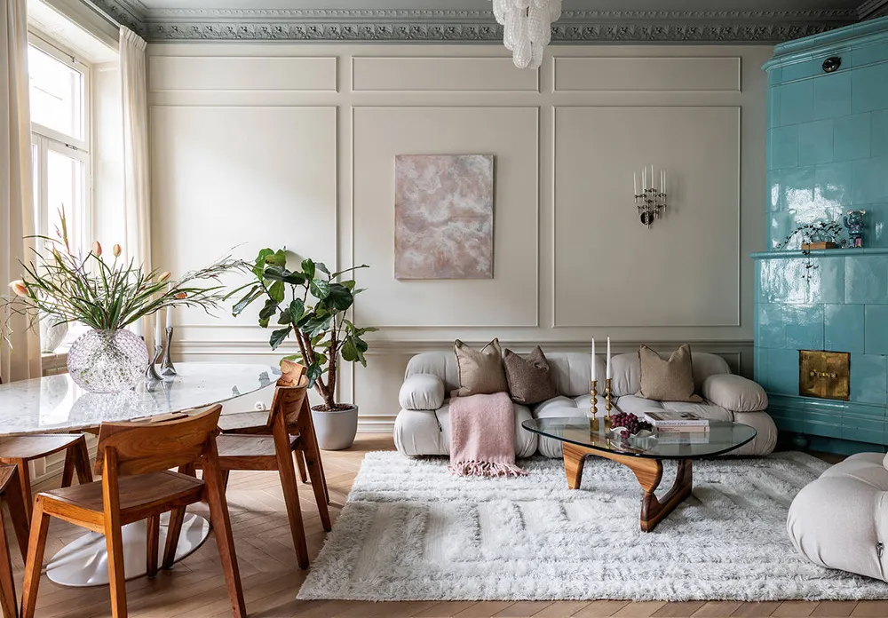 Лепнина, цветной потолок и стильный декор: квартира в Стокгольме (90 кв. м) - Gallery image 2