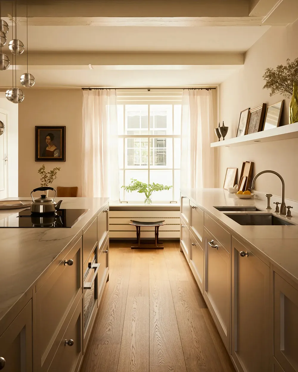 Warm and Aesthetic Interior in Amsterdam, Where Art Is at the Center - Gallery image 4