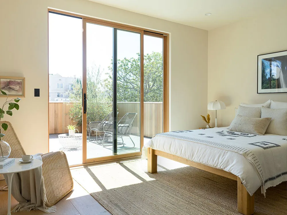 Уютная простота в дизайне современного дома с бассейном в Калифорнии - Gallery image 31