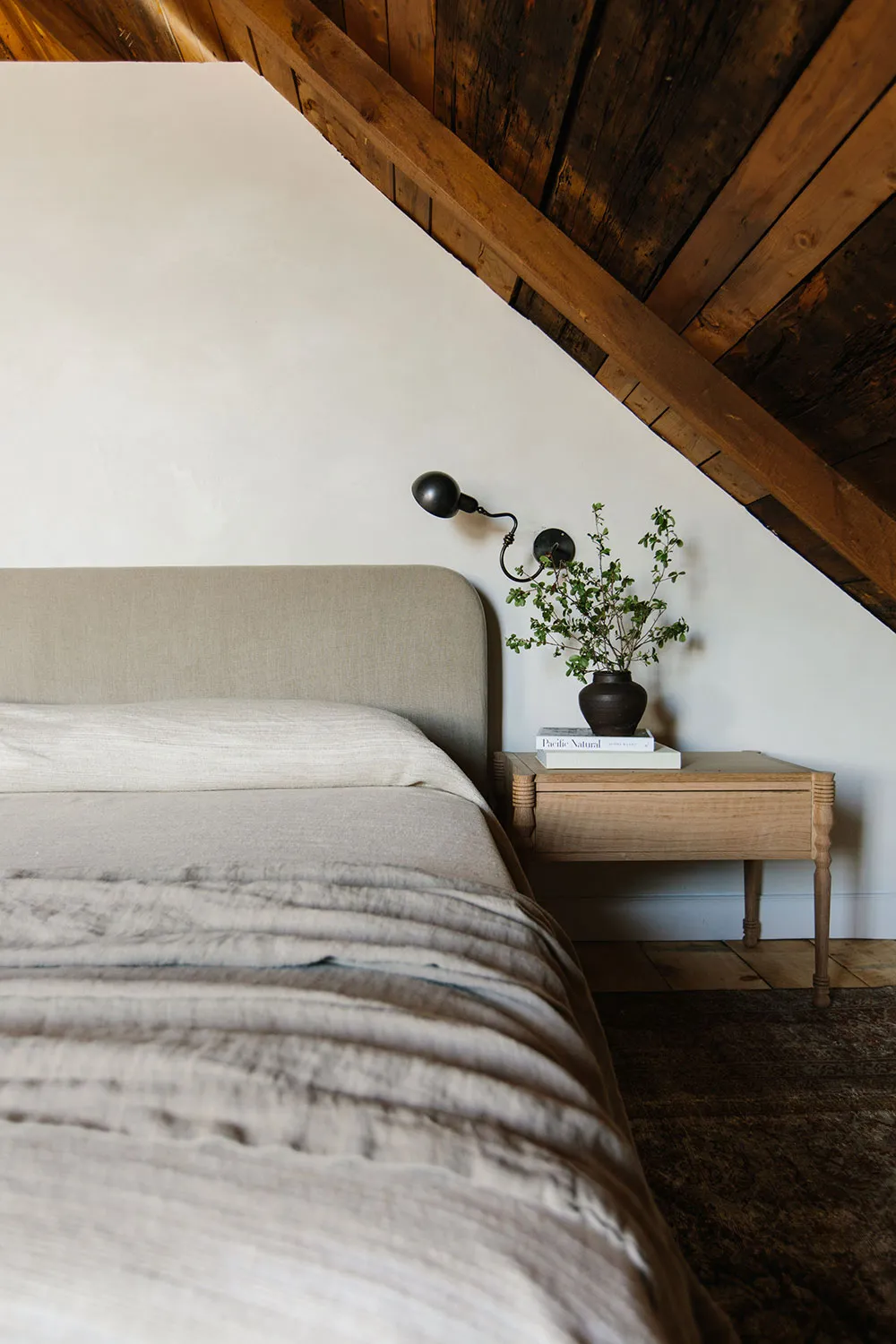 Herzlicher Rustic: Interior eines sehr alten Hauses in dem Bundesstaat Maine - Gallery image 9