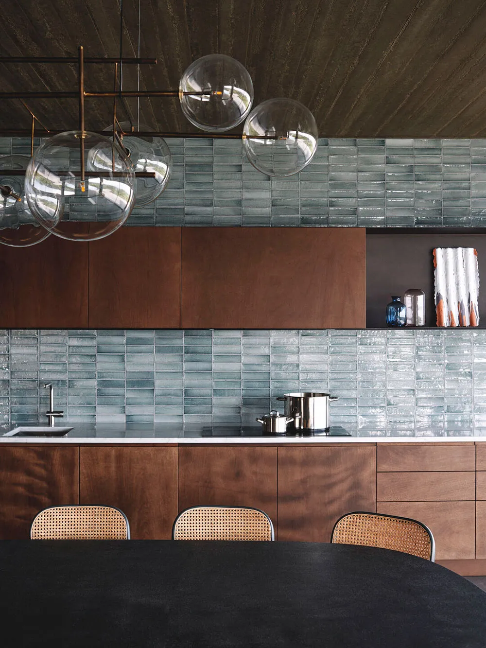 Яркая плитка и стильный дизайн: курортная вилла с бассейном на Сицилии - Gallery image 10