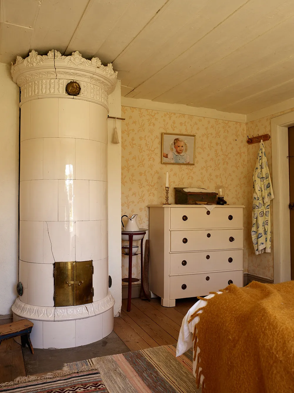 Kleine schwedische Sommerhütte des 18. Jahrhunderts am Waldrand in Schweden - Gallery image 13