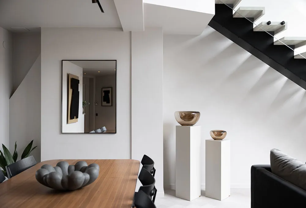 Мансардні вікна та стильний дизайн: вражаючий лофт у Стокгольмі - Gallery image 5