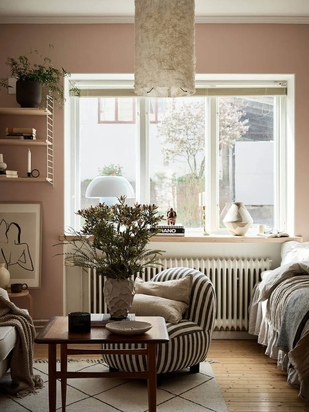 Appartement féminin compact avec salon rose et chambre verte (30 m²) - Gallery image 1