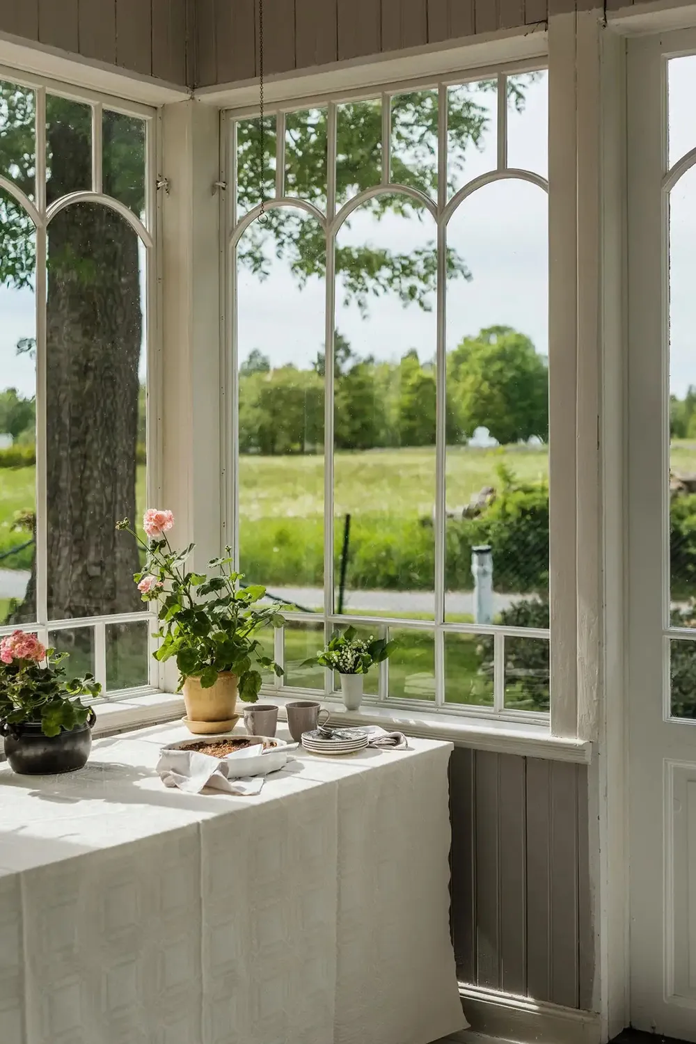 Beaux tons de vert dans le design d'une maison de campagne de 100 ans en Suède - Gallery image 6