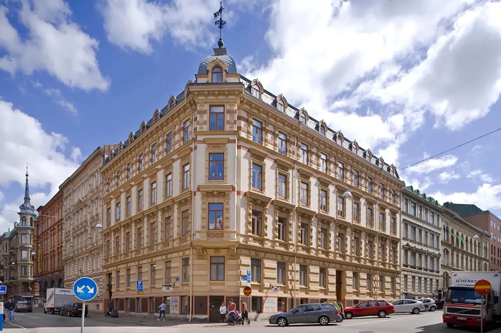 Paredes beige y decoración elegante en una casa sueca (71 m²) - Gallery image 20