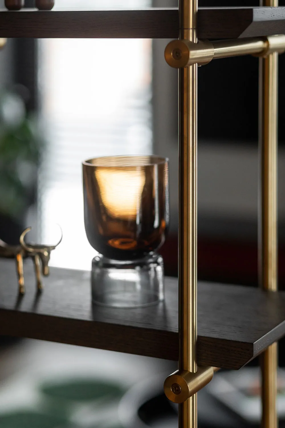 Schwarze Akzente und skandinavische Möbel: Stilvolle Wohnung in Kiew - Gallery image 12