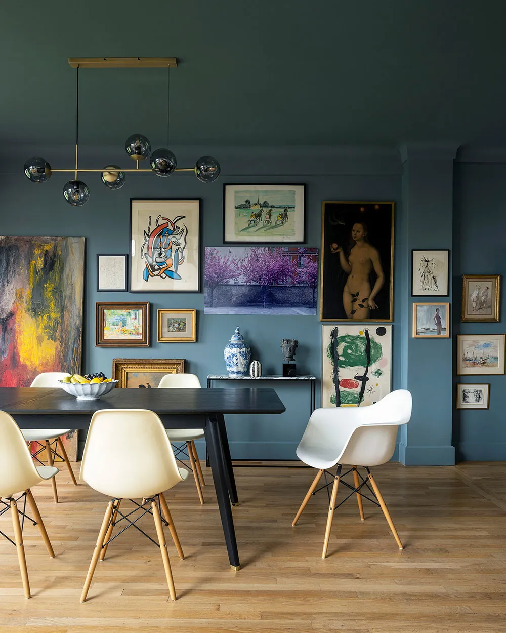 Unusual Loft in Paris with Second Light and Bold Accents - Gallery image 2