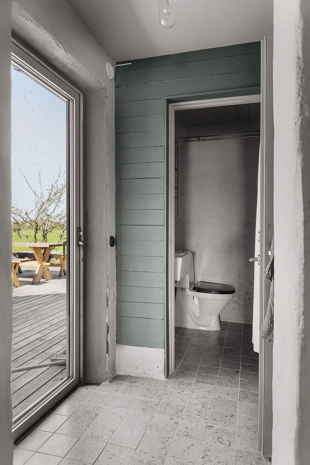 Une maison de camp élégante et confortable dans un ancien dépôt de locomotives sur l'île Gotland - Gallery image 20