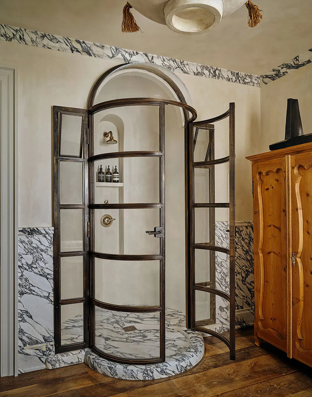 Elegant and Glamorous Beach House in Rhode Island by Star Designers - Gallery image 8