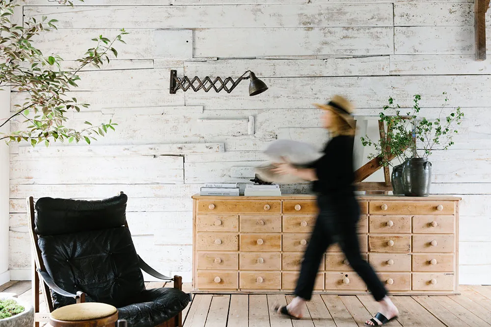 Herzlicher Rustic: Interior eines sehr alten Hauses in dem Bundesstaat Maine - Gallery image 5