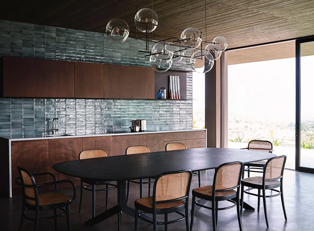 Яркая плитка и стильный дизайн: курортная вилла с бассейном на Сицилии - Gallery image 9