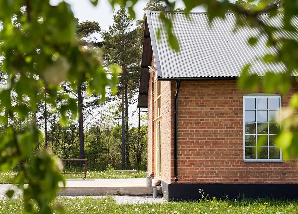 Une maison de camp élégante et confortable dans un ancien dépôt de locomotives sur l'île Gotland - Gallery image 6