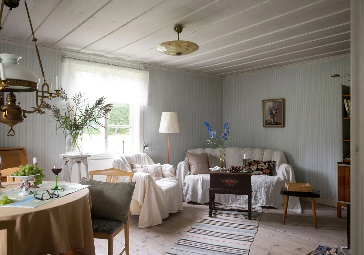 सरल एवं आरामदायक: स्वीडन में एक छोटा कॉटेज - Gallery image 2