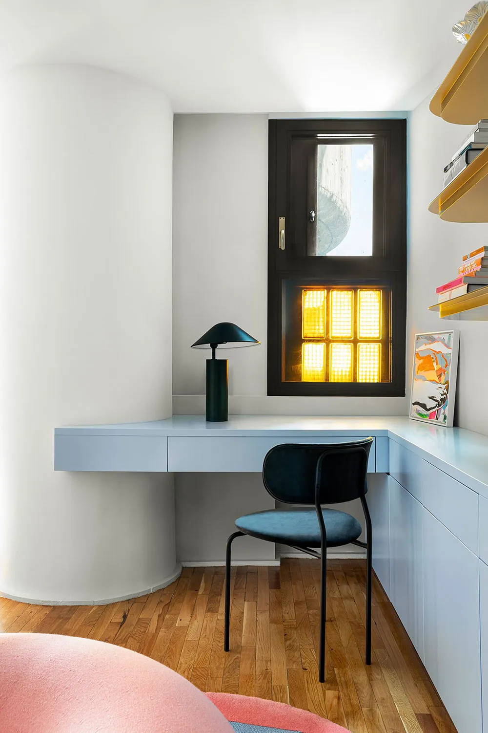 Buntes Design einer Wohnung in der ikonischen Torres Blanca-Haus in Madrid - Gallery image 9