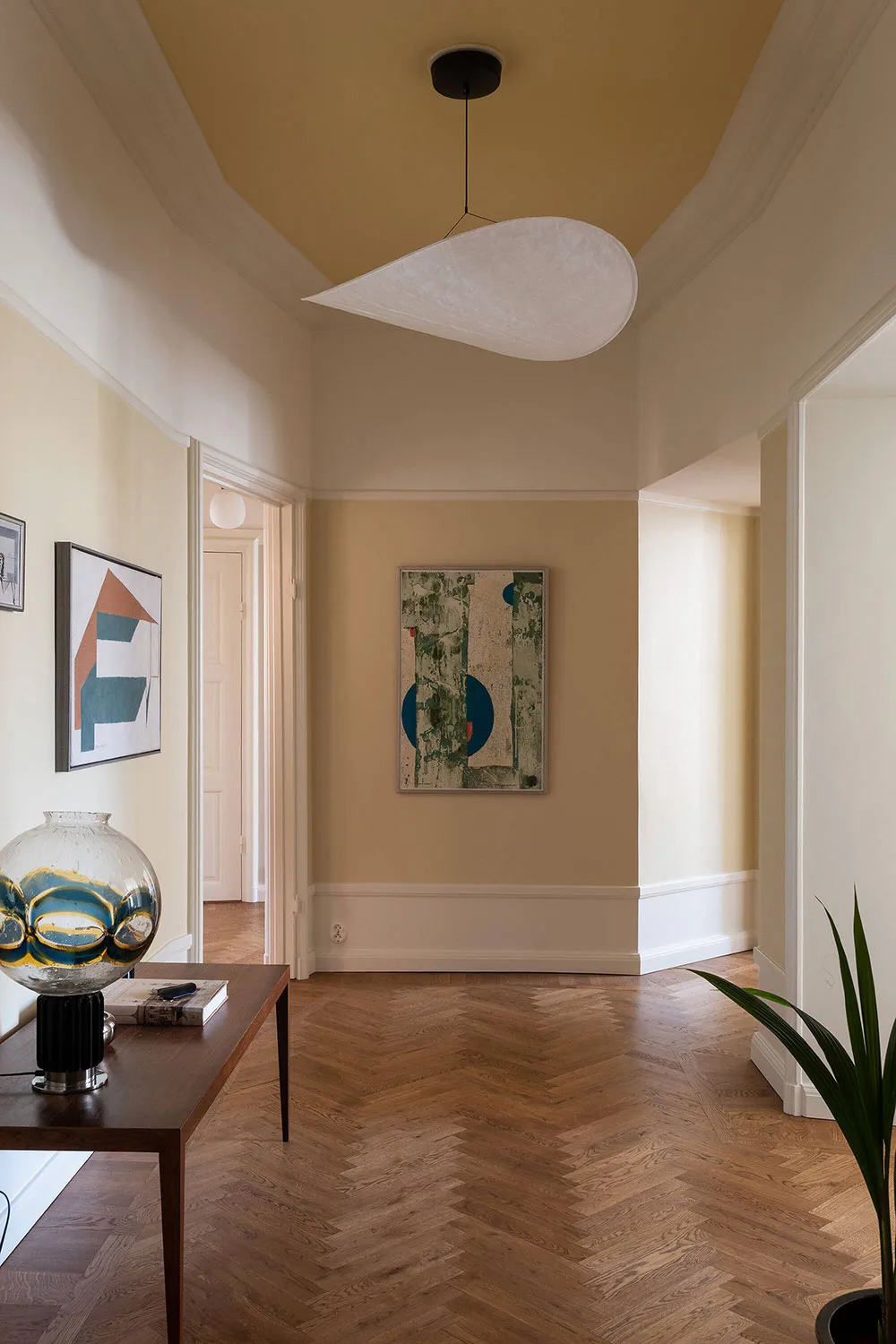 Élégance et simplicité dans le design d'un appartement moderne à Stockholm - Gallery image 23