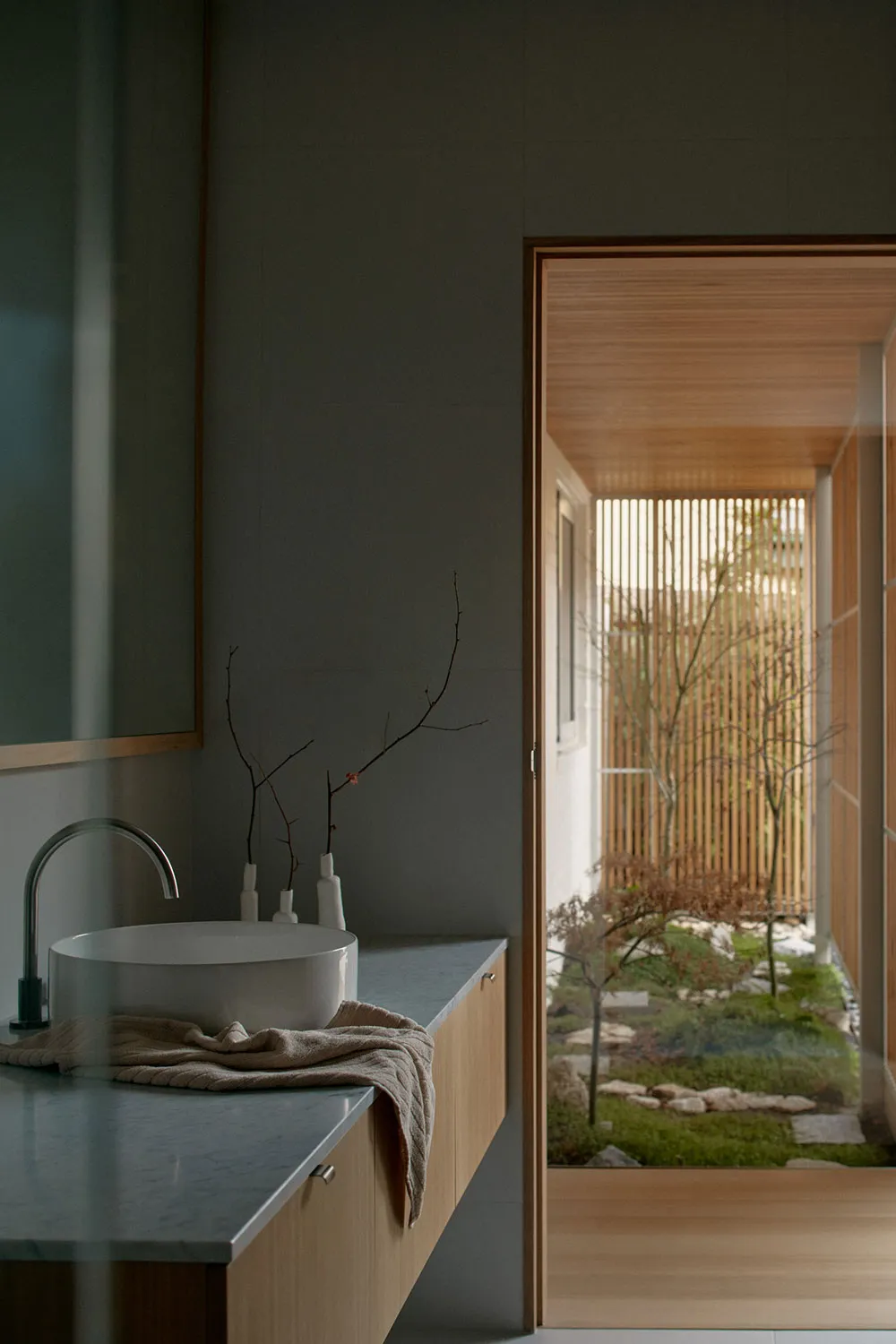 मेलबर्न में आधुनिक घरों के डिज़ाइन में जापानी प्रेरणाएँ - Gallery image 14