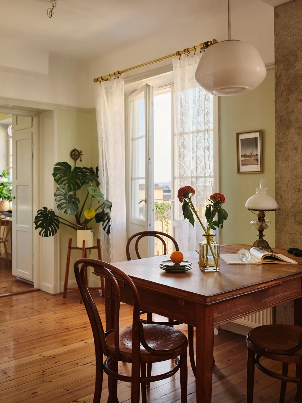 Summer Paints and Bold Posters: Light Eclecticism in Stockholm (52 sq. m) - Gallery image 18