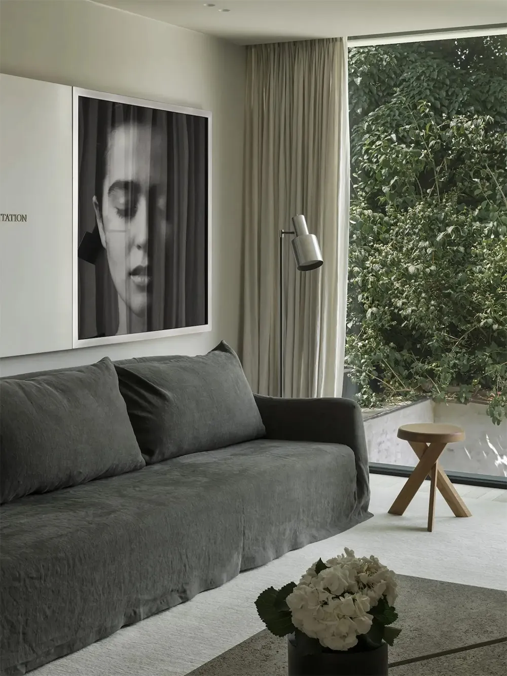 “मर्क्स-होल्वोएट द्वारा प्रस्तुत स्टाइलिश बेल्जियन मिनिमलिज्म” - Gallery image 3