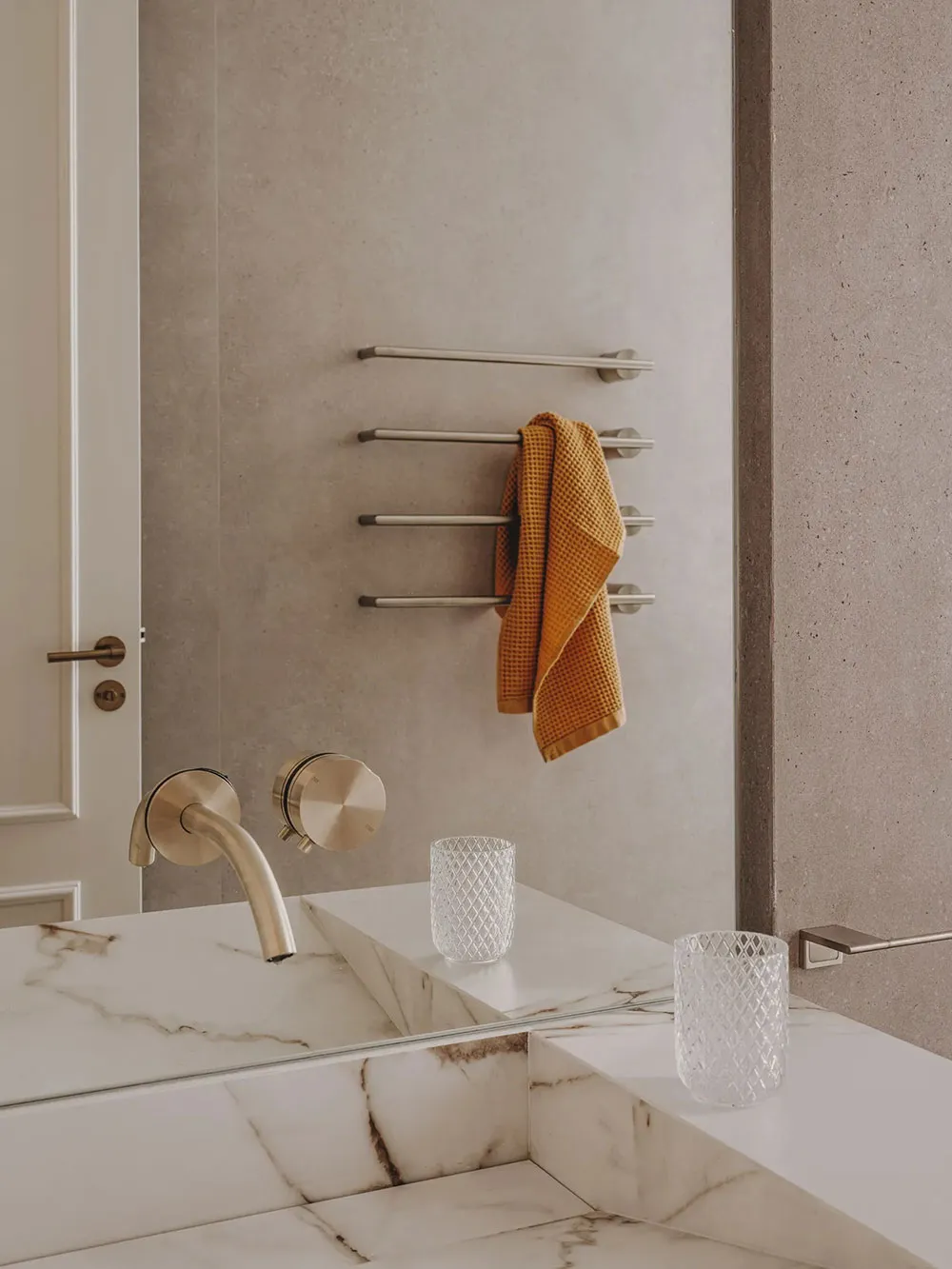 Tonos suaves y decoración moderna en una elegante apartamento en Valencia - Gallery image 18