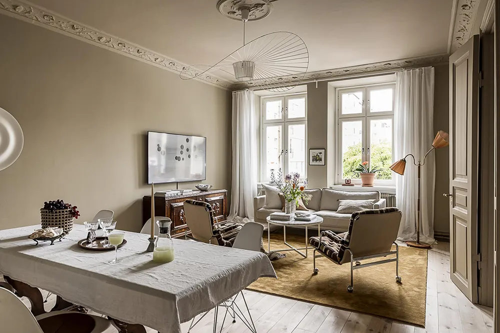 Стильные оттенки бежевого и зеленого в дизайне шведской квартиры (93 кв. м) - Gallery image 9