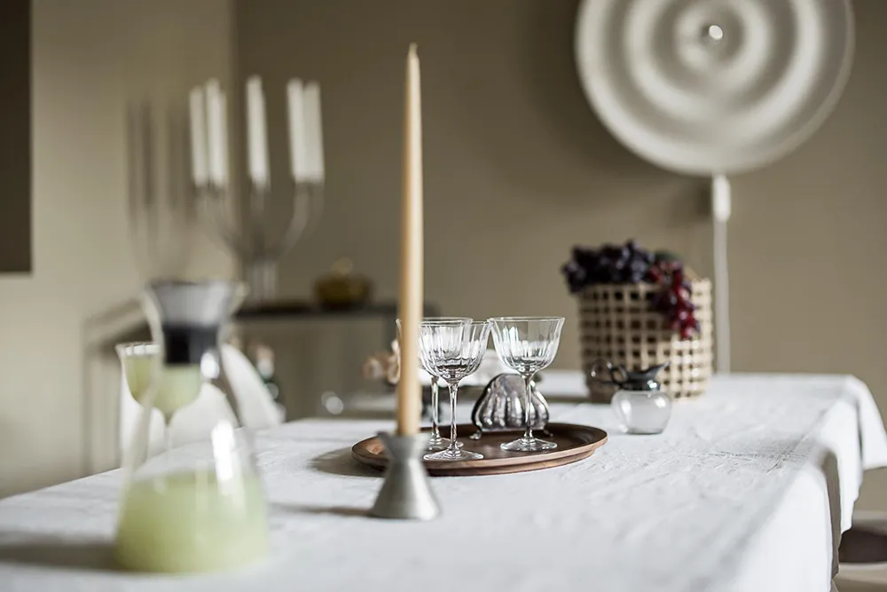 Стильные оттенки бежевого и зеленого в дизайне шведской квартиры (93 кв. м) - Gallery image 10