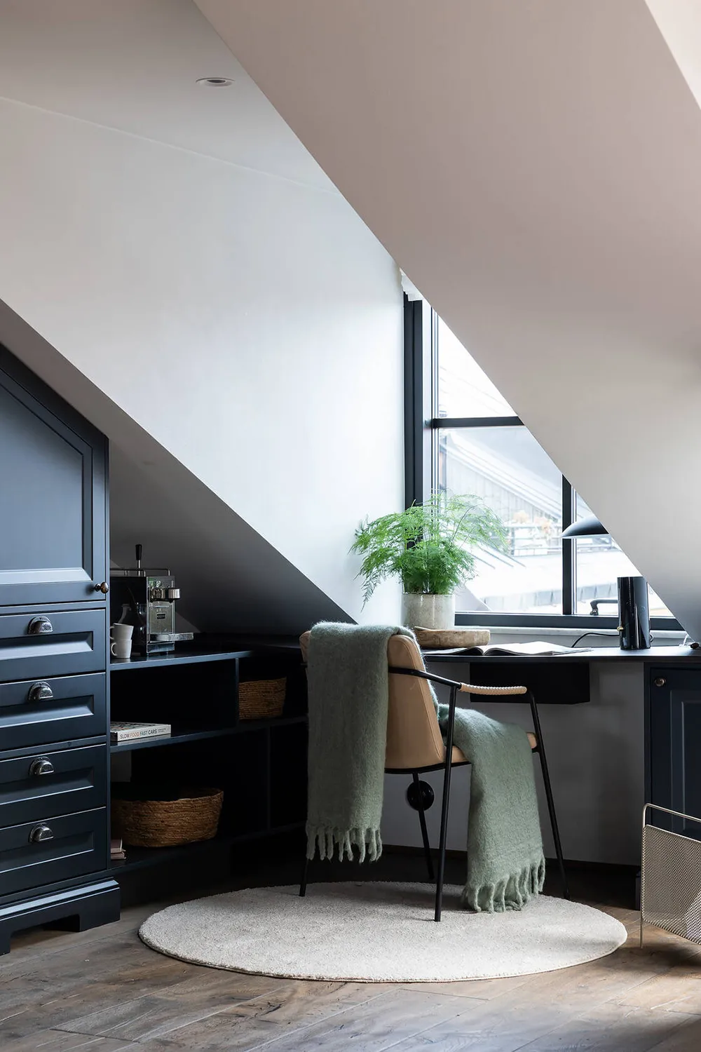 Increíble apartamento de ático con dormitorio dramático y terraza (81 m²) - Gallery image 11