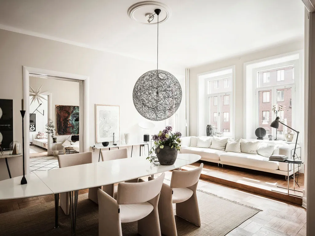 Простор и элегантность: большая и светлая квартира в Швеции - Gallery image 3