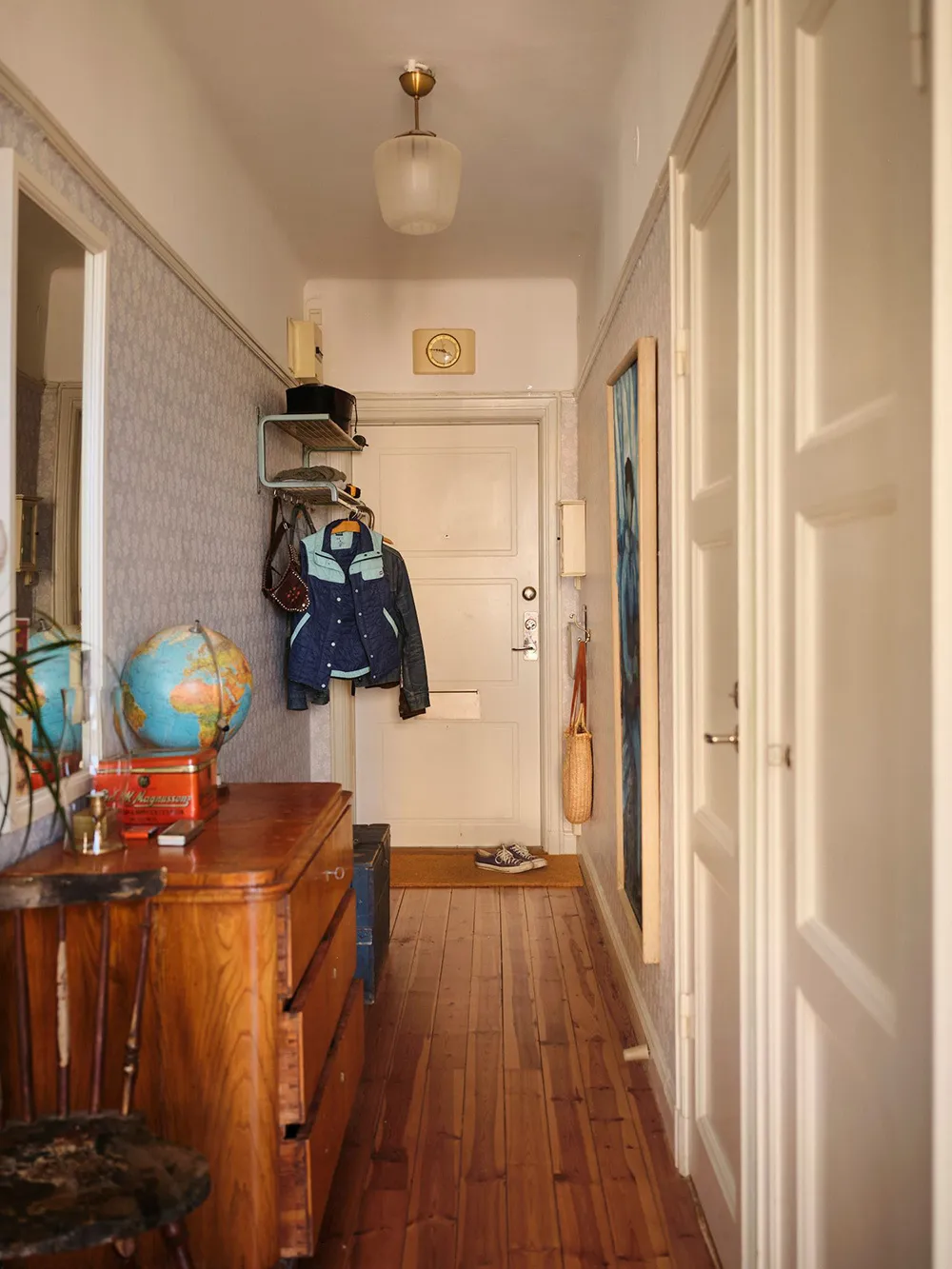 Summer Paints and Bold Posters: Light Eclecticism in Stockholm (52 sq. m) - Gallery image 21