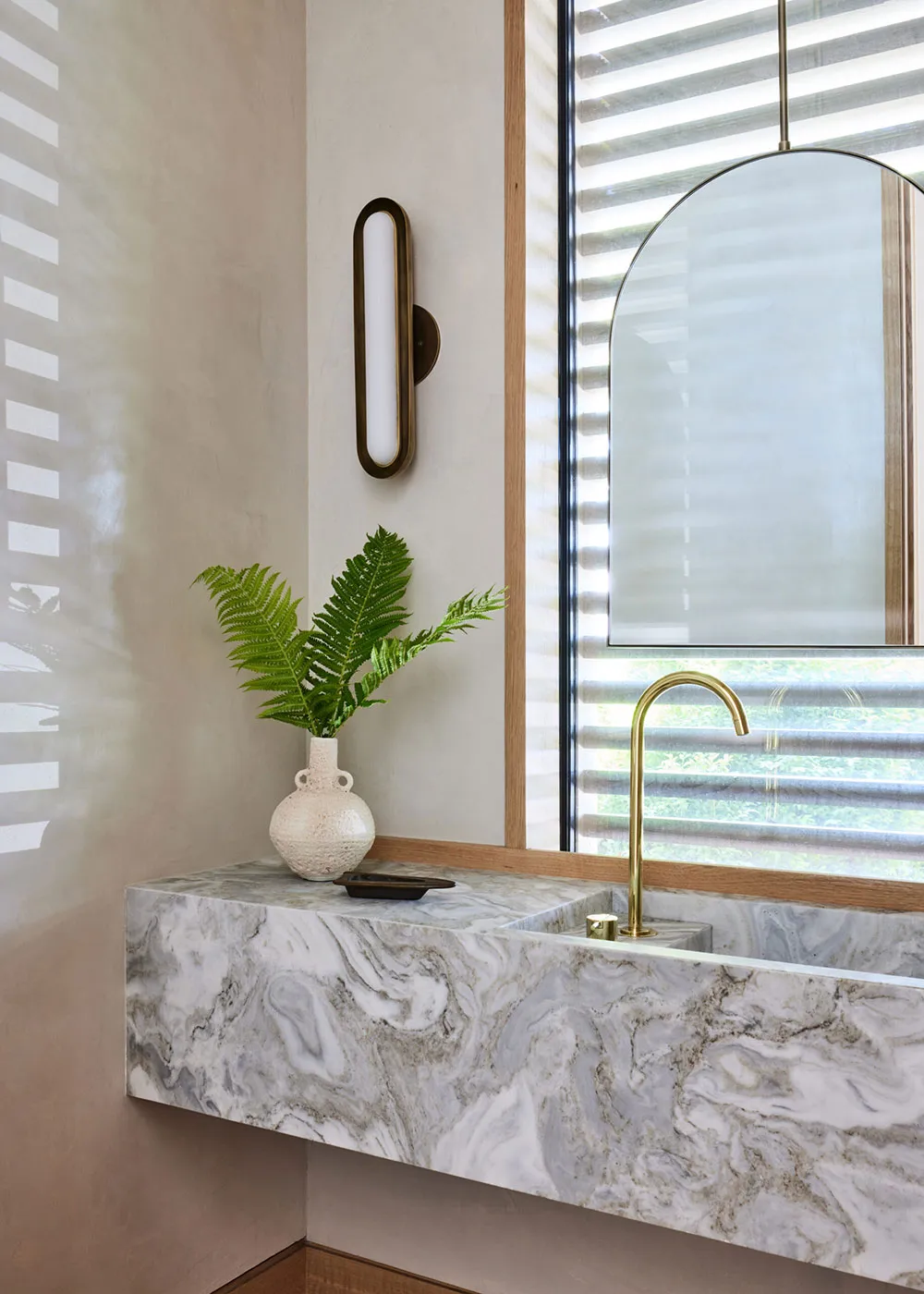 Elegancki nowoczesny design z obfitym użyciem drewna na Long Island - Gallery image 13