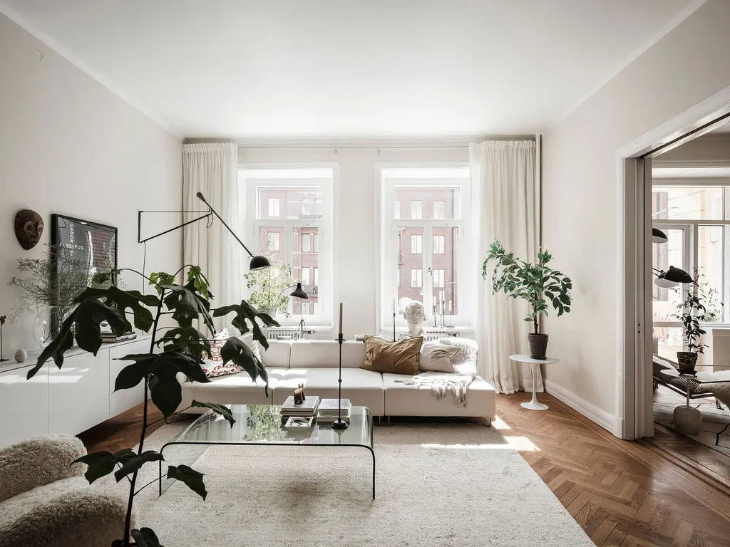 Простор и элегантность: большая и светлая квартира в Швеции - Gallery image 23