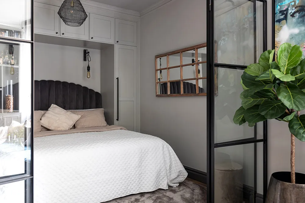 Styles et tons gris avec une cloison en verre : studio en Suède à Stockholm (54 m²) - Gallery image 8