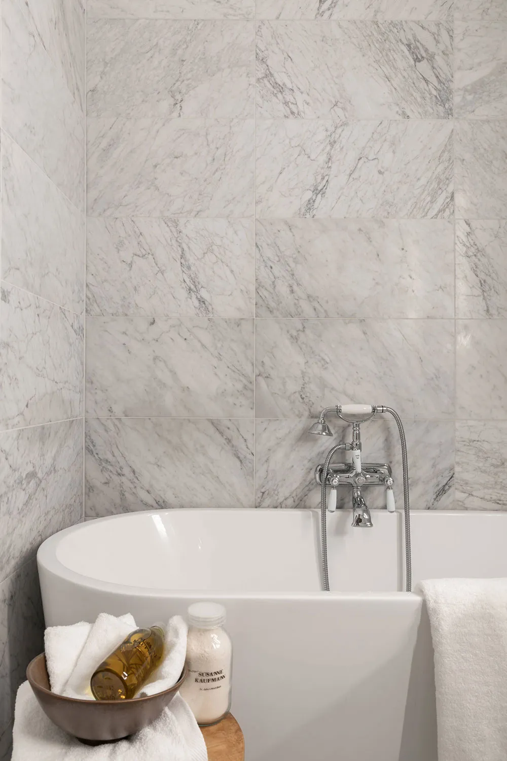 Естетичний інтер'єр невеликої квартири з ніжним декором - Gallery image 16