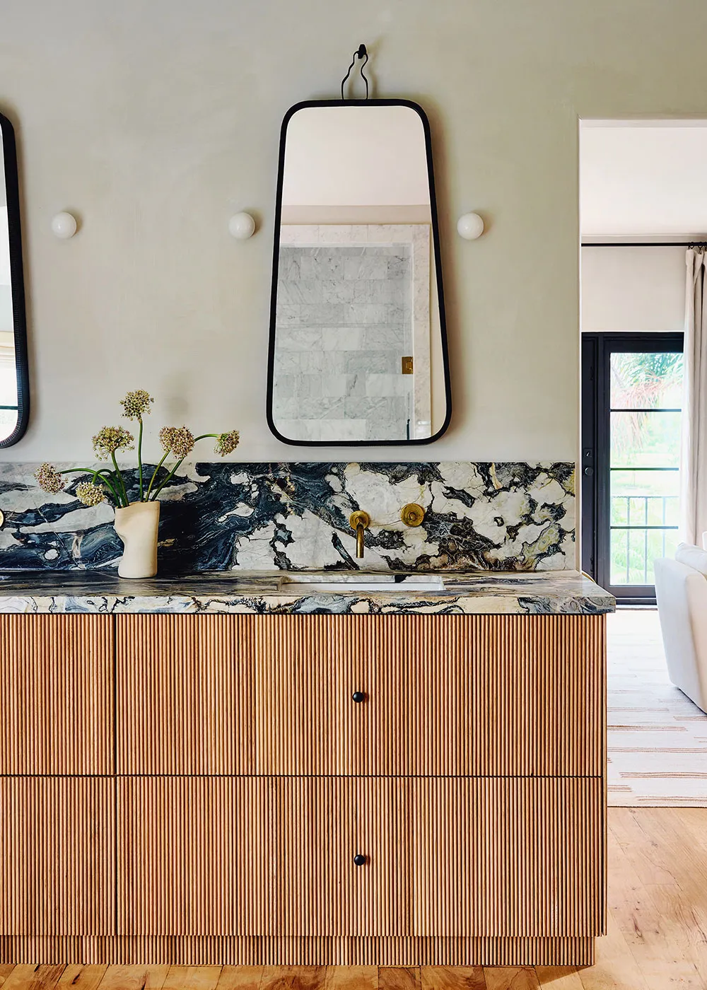 Moderner stylish Design einer historischen spanischen Villa in Kalifornien - Gallery image 13