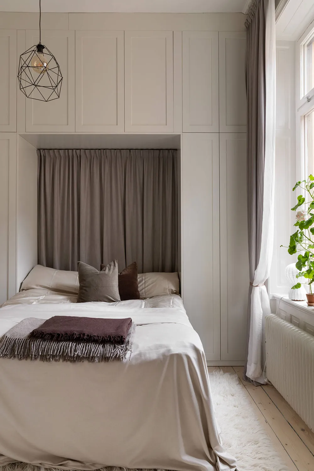 Естетичний інтер'єр невеликої квартири з ніжним декором - Gallery image 9