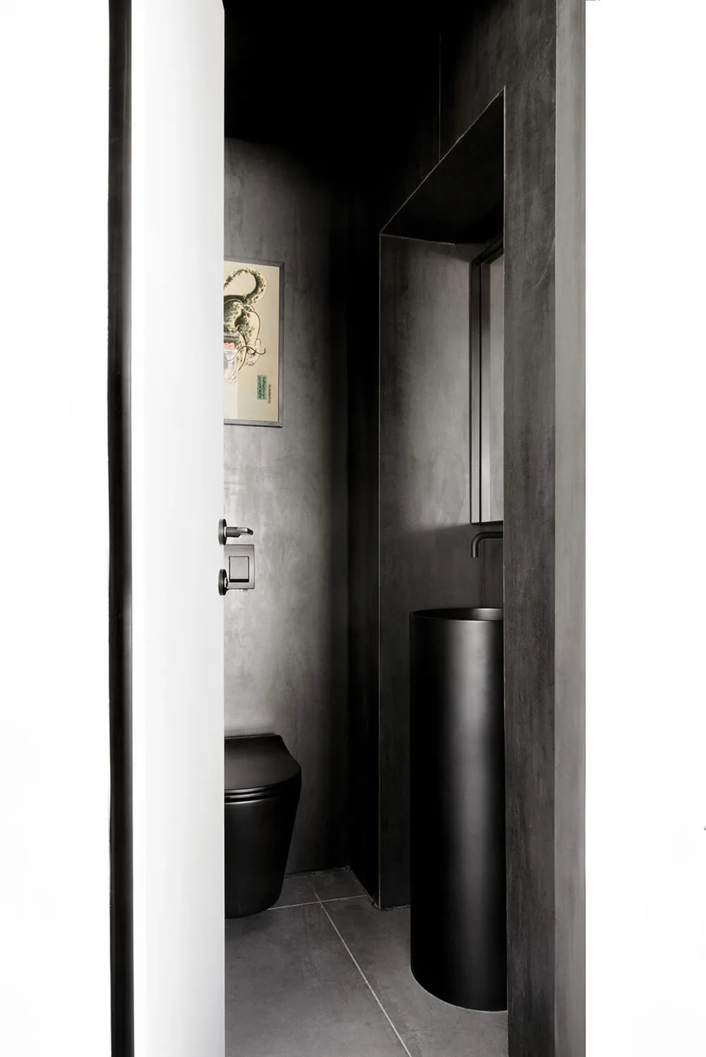 Black and White Minimalism in Duplex Design in Tel Aviv - Gallery image 15