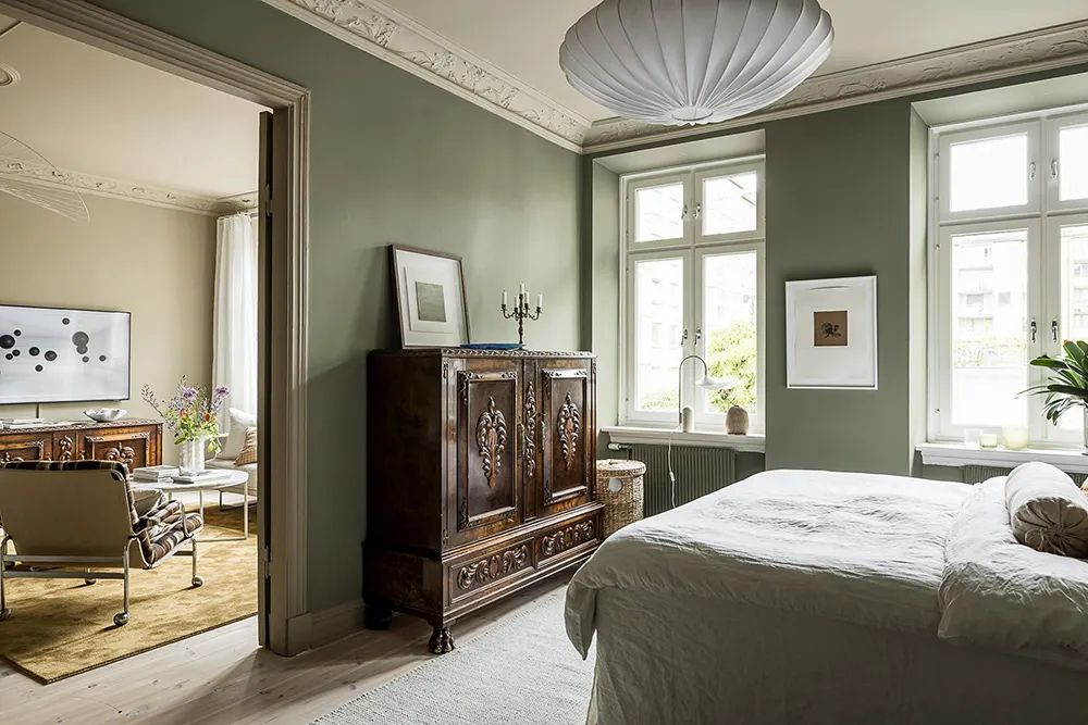 Стильные оттенки бежевого и зеленого в дизайне шведской квартиры (93 кв. м) - Gallery image 11