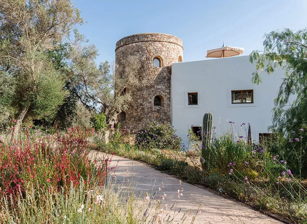 Beau design moderne de la villa «finca» de 300 ans sur l'île d'Ibiza - Gallery image 1