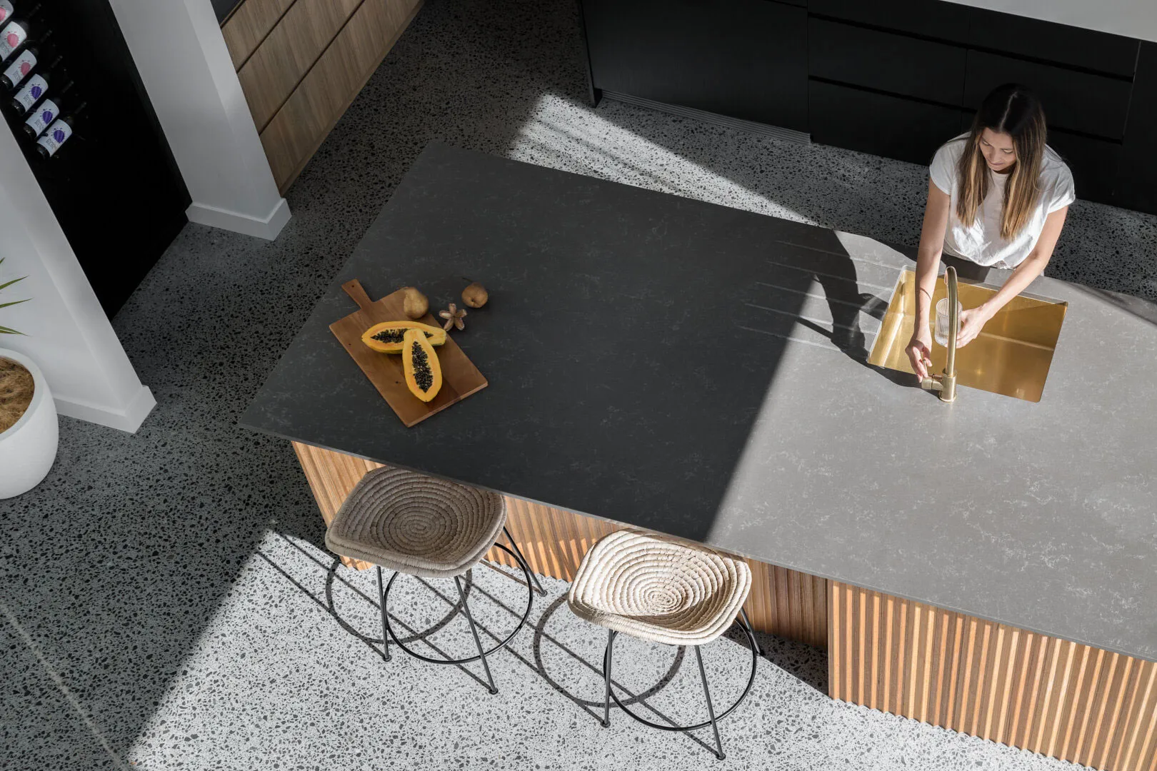 Stylowy i ciepły nowoczesny domek z drewna i kamienia w Australii - Gallery image 5