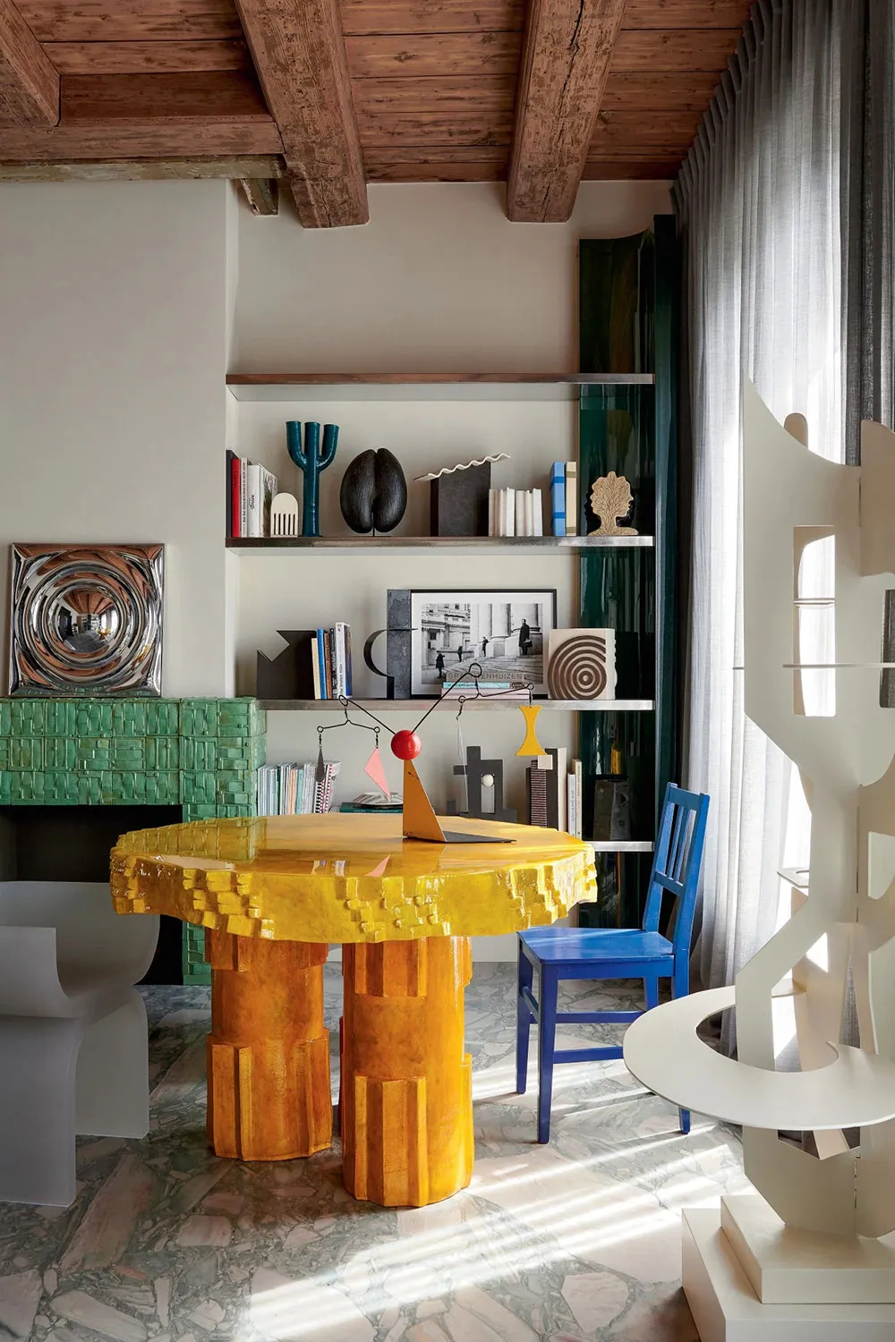 Beams and whimsical furniture: extravagant design of a small apartment in Amsterdam - Gallery image 1