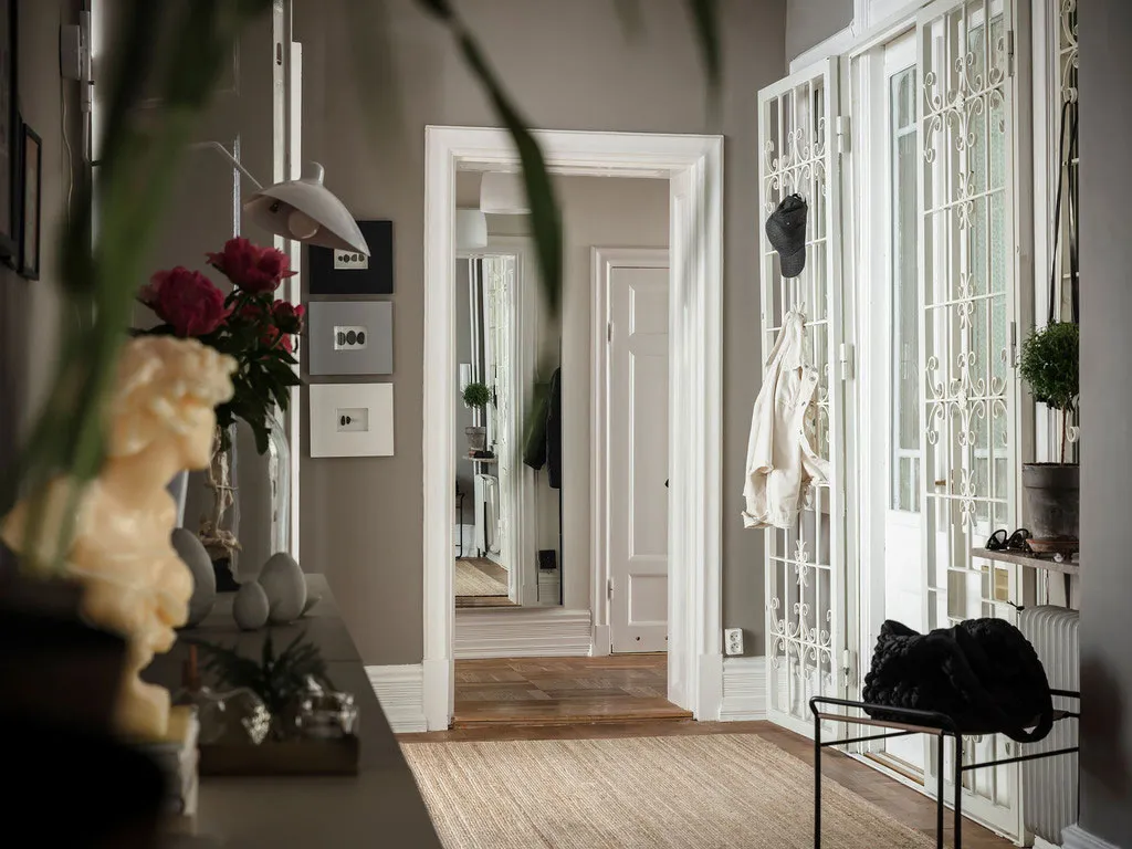 Простор и элегантность: большая и светлая квартира в Швеции - Gallery image 34