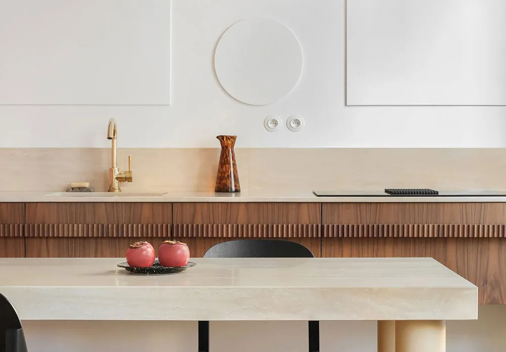 Design élégant de appartements classiques pour une jeune famille à Paris - Gallery image 3