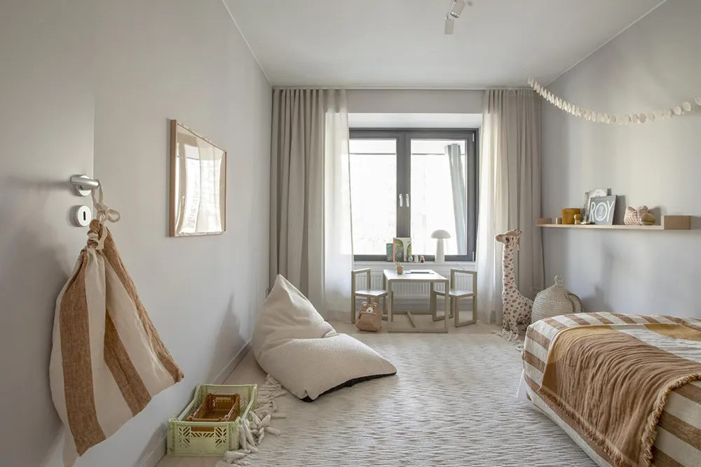 Spokojny skandynawski loft z czarną kuchnią i antresolą - Gallery image 16